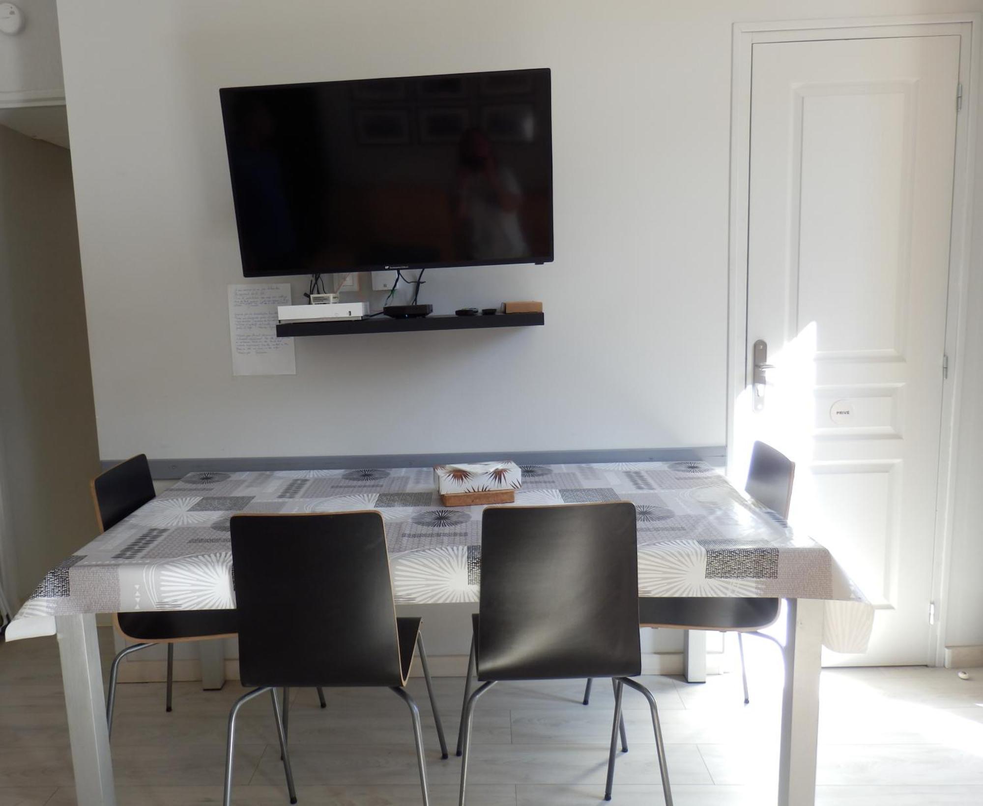 Apartament Agreable T2 Au Centre De Luchon Bagnères-de-Luchon Zewnętrze zdjęcie